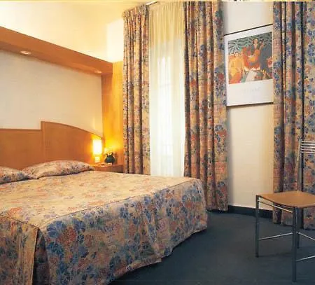 Le Quartier Republique-le-marais Hotel Parigi